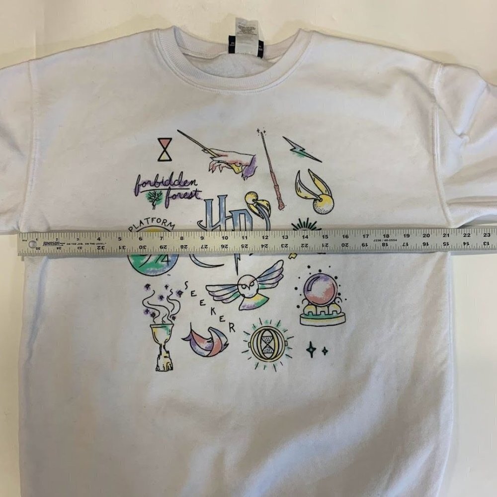 Harry Potter Women's Forbidden Forest Seeker White Pull Over Sweatshirt Size XS - Picture 8 of 10